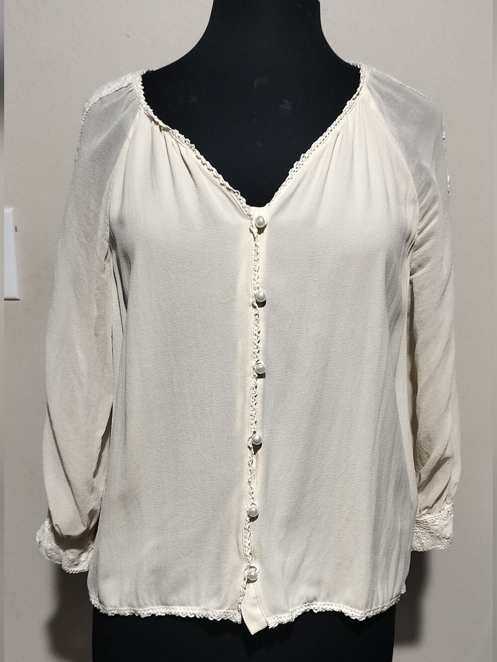 Alice + Olivia Ivory Button-Front Peasant Blouse